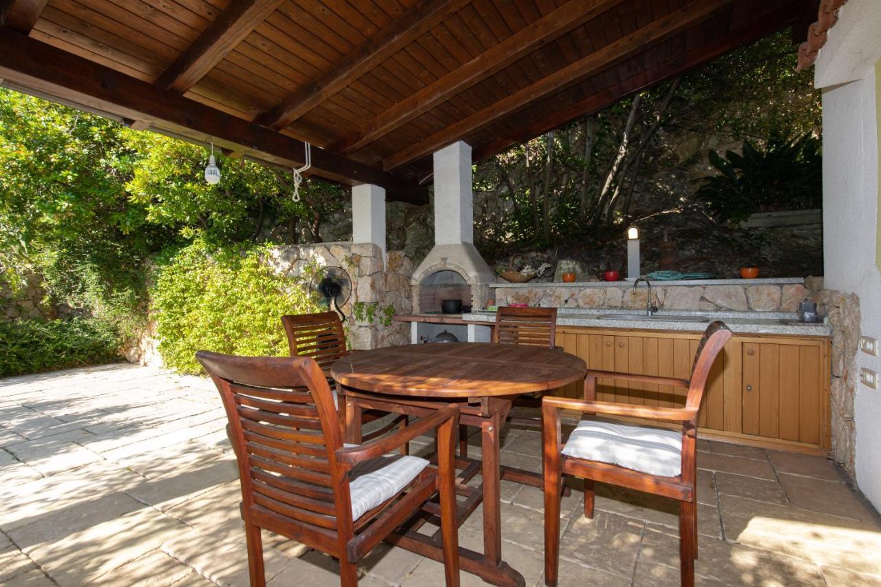 Apartment Portapisana Just 50M From The Beach Крк Екстер'єр фото
