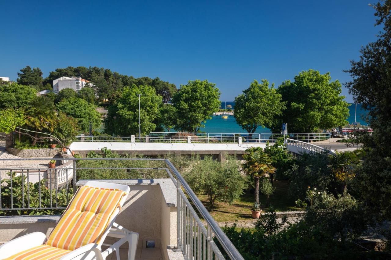 Apartment Portapisana Just 50M From The Beach Крк Екстер'єр фото
