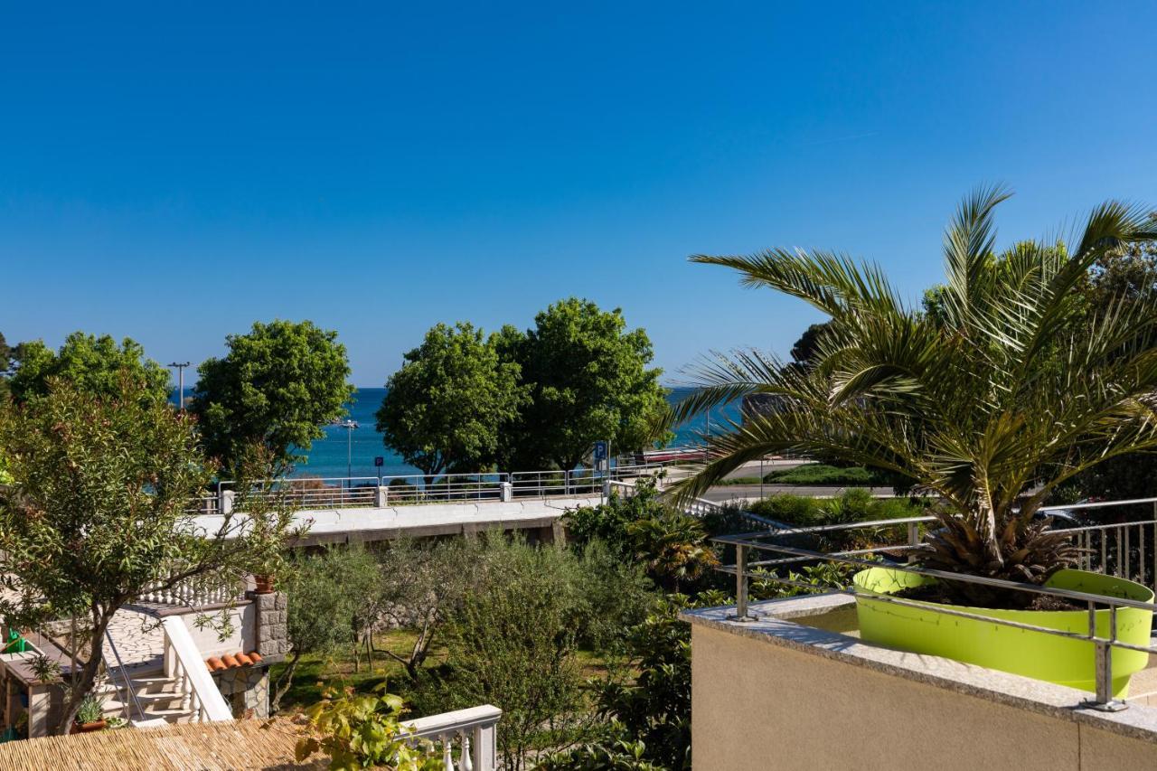 Apartment Portapisana Just 50M From The Beach Крк Екстер'єр фото