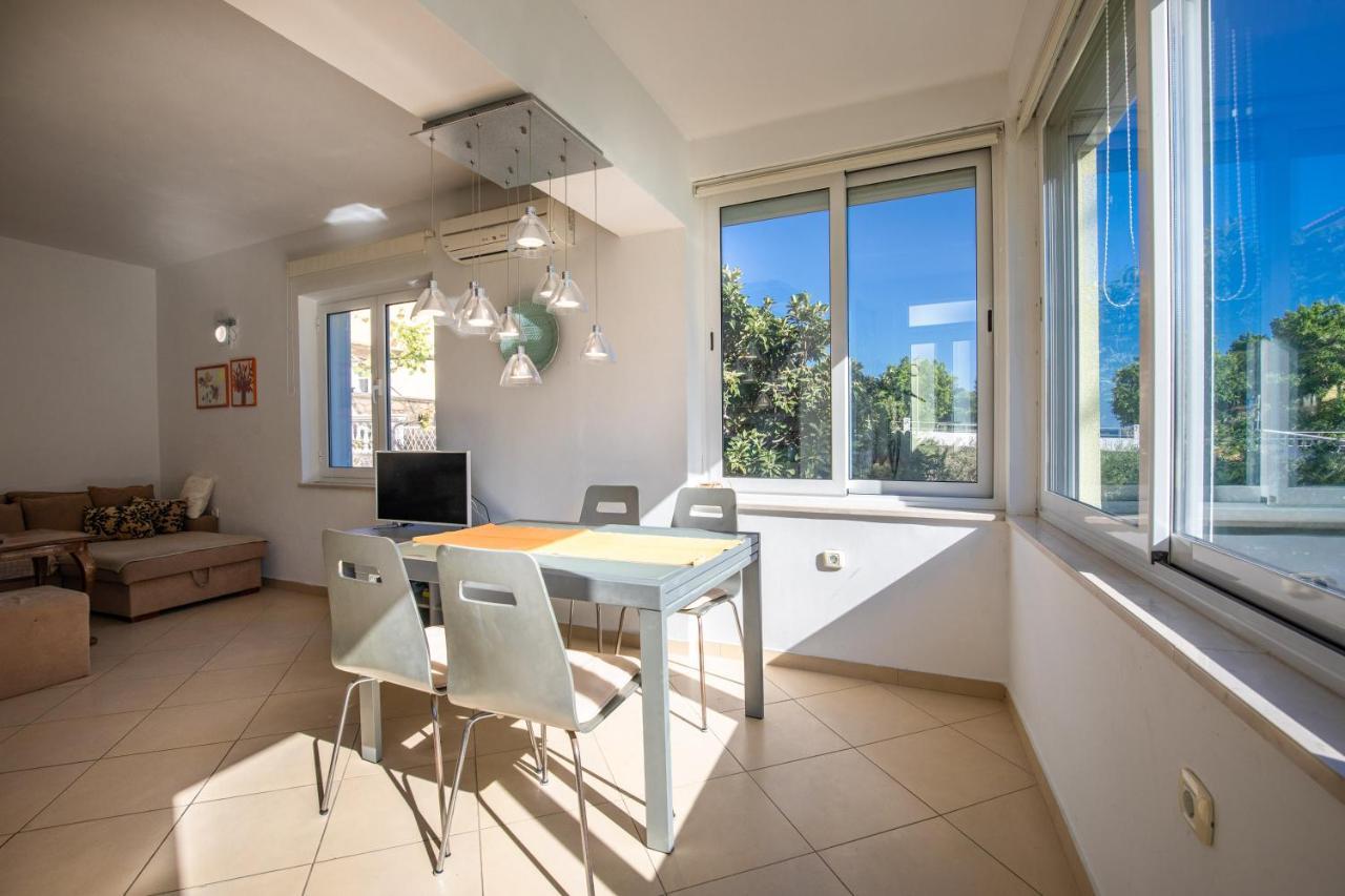 Apartment Portapisana Just 50M From The Beach Крк Екстер'єр фото
